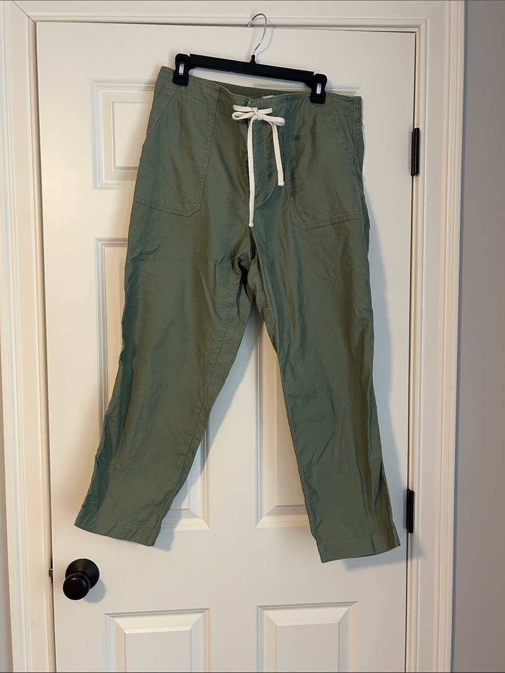 LOFT Olive Drawstring Casual Jogger Pants with White Tie